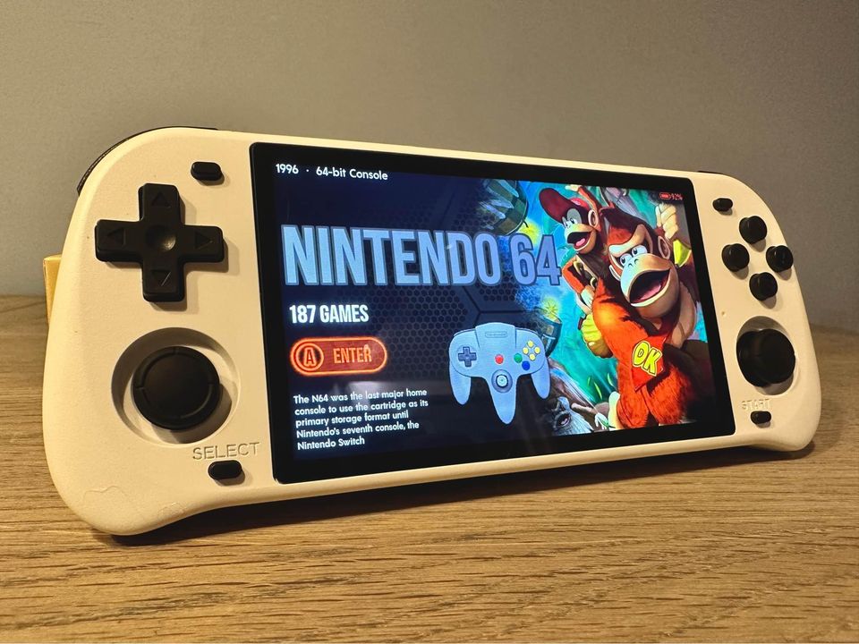 Handheld Retro Gaming Console (29,000+ games)