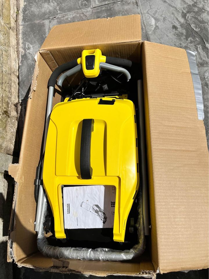Karcher 18V lawnmower, 36cm, ex-display, RRP £319, new 5Ah battery
