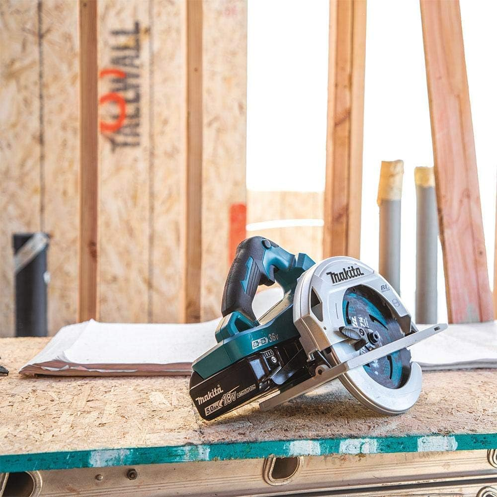 Makita DHS680Z 18V Brushless Circular Saw with 2 x 5Ah Batteries, Charger, Case & Inlay