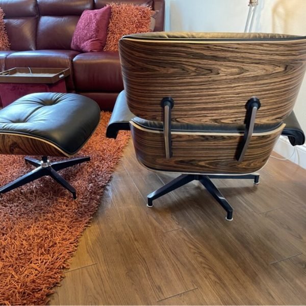 Echter Lederspeiser mit osmanischer, klassischer Lounge -Stuhl der Mitte des Jahrhunderts