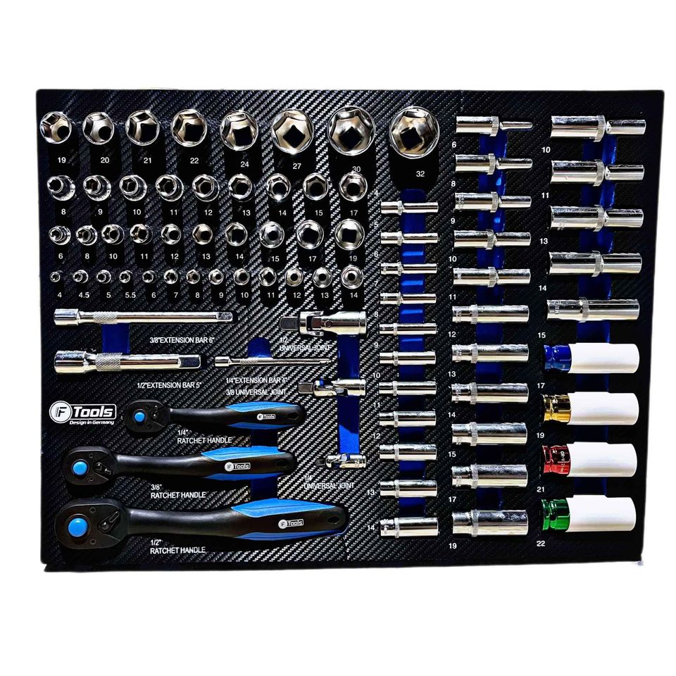 Toolbox seven drawers six full of tools all drawers lockable and comes on wheels Free Delivery