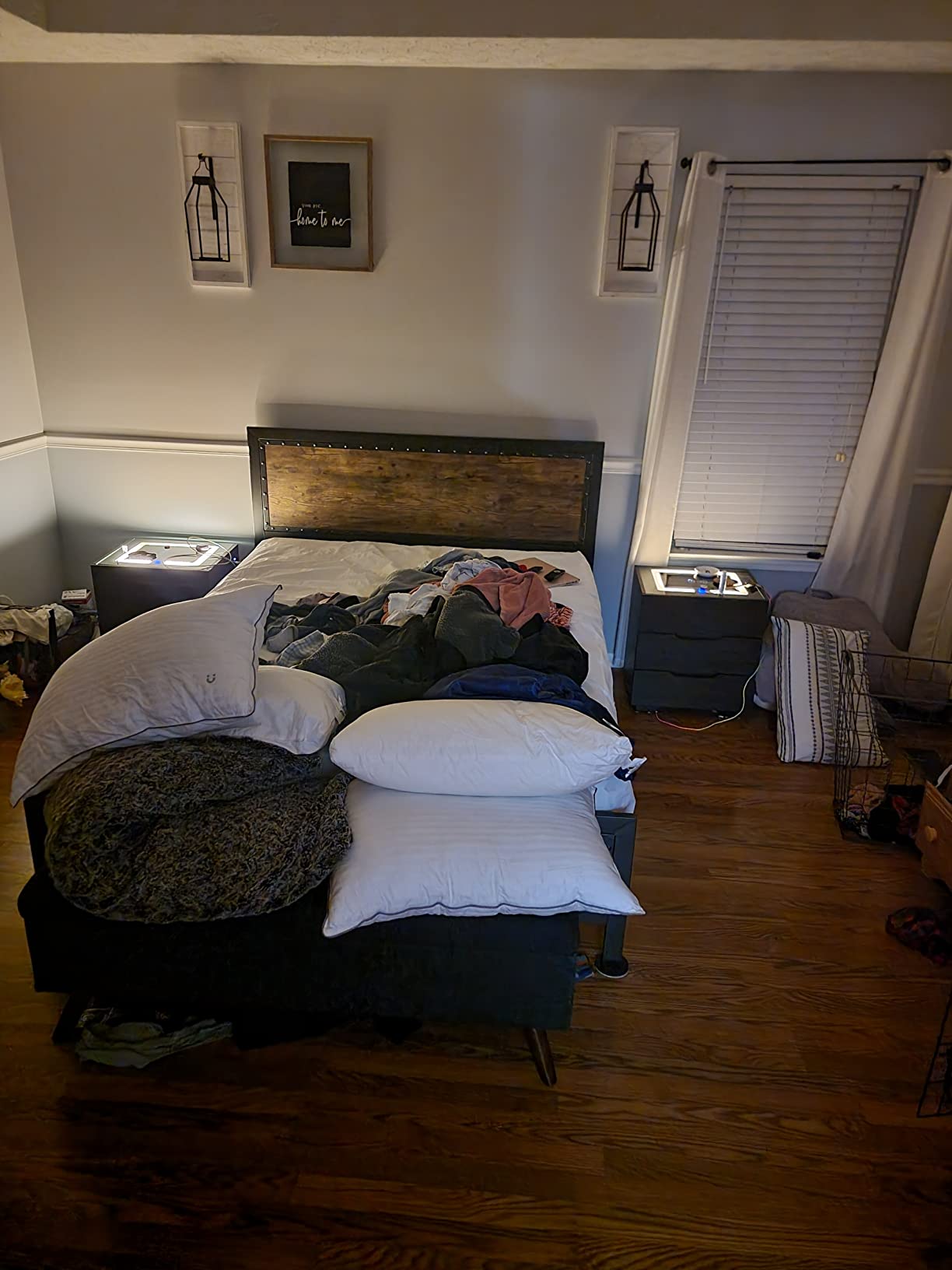 【Furniture】Nightstands Wireless Charging Station and LED Lights, Modern End Side Table with 3 Drawer