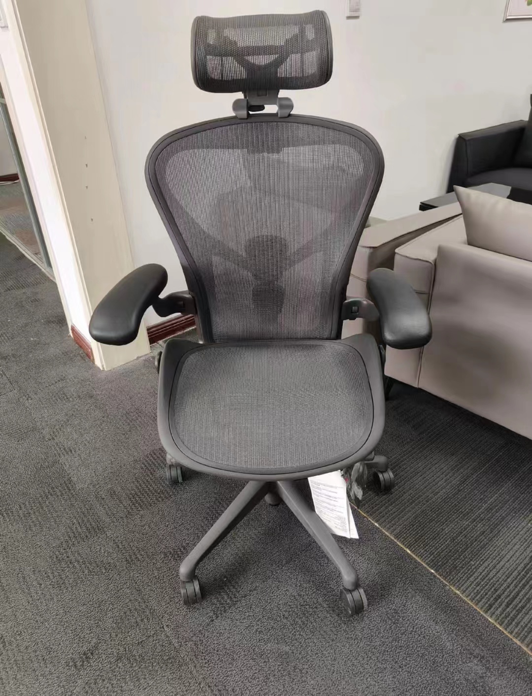 Herman Miller Aeron 2nd generation, Herman Miller Aer on 2nd generation ergonomic chair