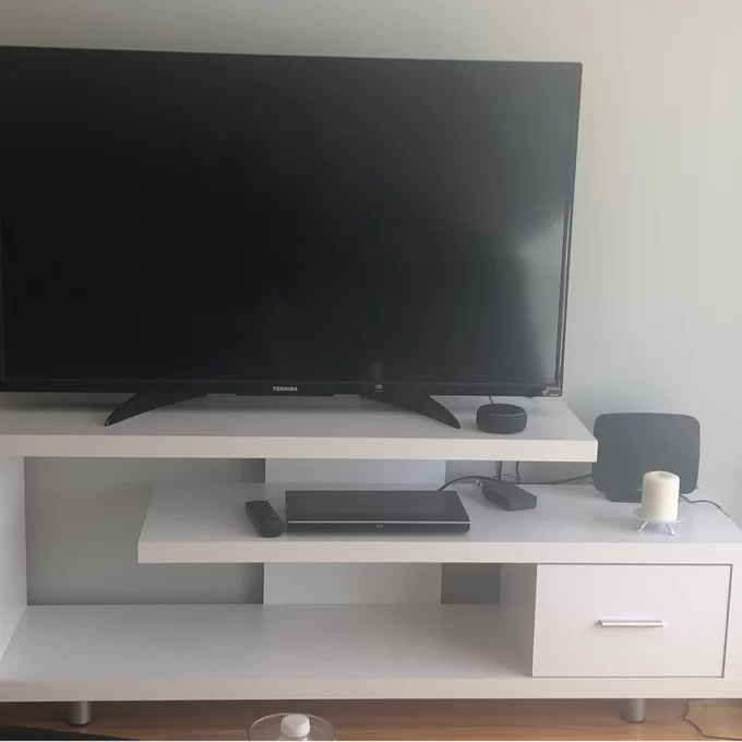 【Furniture】Beesley TV Stand for TVs up to 70